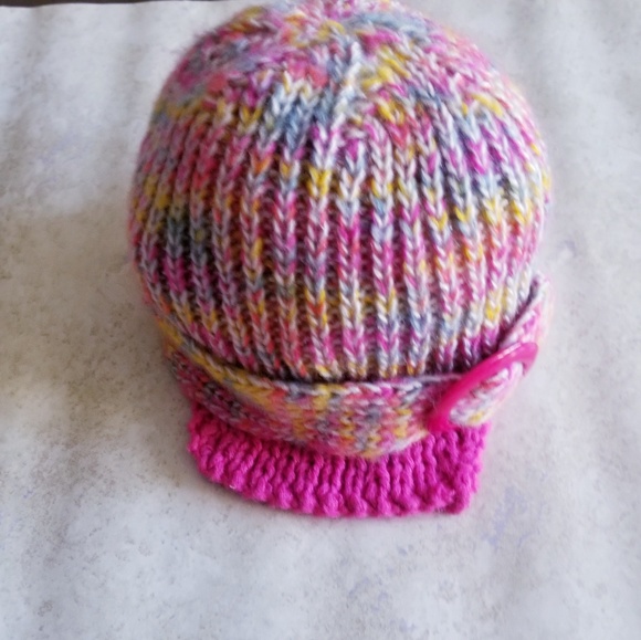 SOLD OUT- Stylish Winter Bonnet - Picture 2 of 4